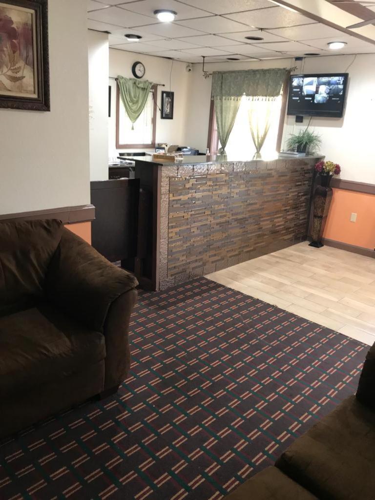 Americas Best Value Inn Holly Springs Bagian luar foto