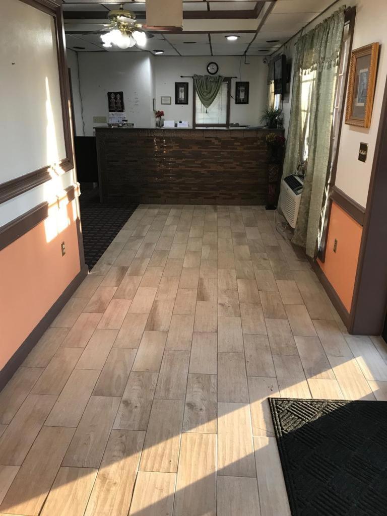 Americas Best Value Inn Holly Springs Bagian luar foto