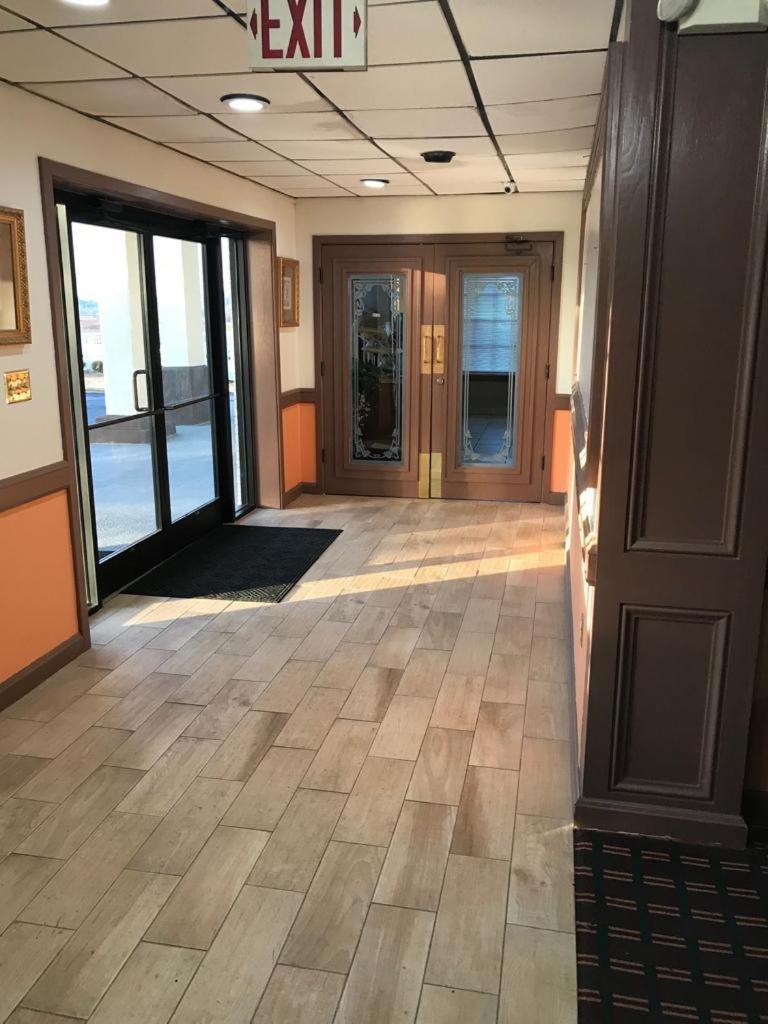 Americas Best Value Inn Holly Springs Bagian luar foto